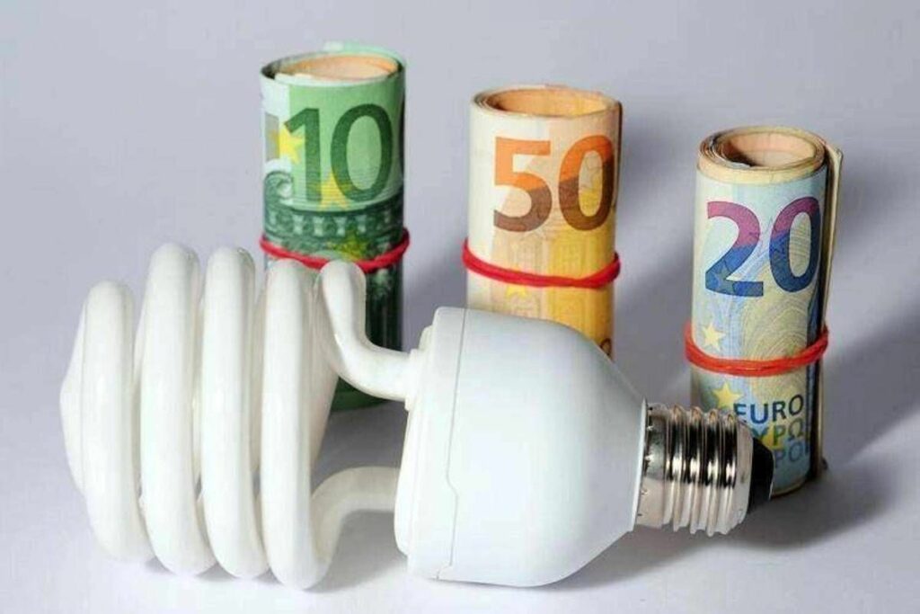 Bolletta luce nel terzo trimestre 19 per clienti vulnerabili in maggior tutela