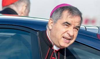 Conclave il cardinale Becciu verso il passo indietro