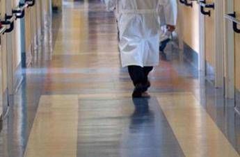 Roma giornalista ricoverata in ospedale Vetri nella lasagna Roma giornalista ricoverata in ospedale Vetri nella lasagna
