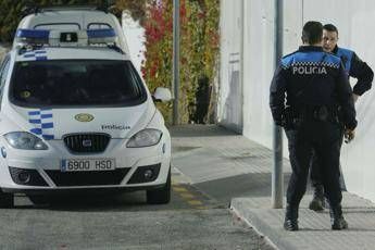 Spagna 3 bambini segregati in casa da oltre 3 anni arrestati i genitori