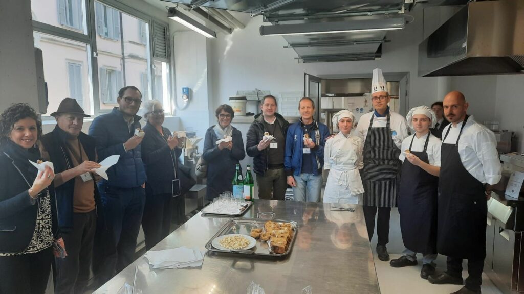 Zafferano in Val Brembana studenti creano la colomba Oro Dorato tra tradizione e innovazione Zafferano in Val Brembana studenti creano la colomba Oro Dorato tra tradizione e innovazione