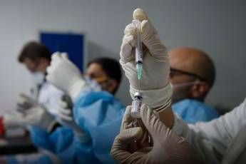 Covid Bassetti In campana con la nuova variante in Asia aumento di casi