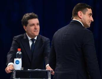 Elezioni Romania 2025 urne aperte per secondo turno delle presidenziali la sfida Simion Dan
