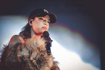 Emma Marrone compie 41 anni il messaggio in lacrime e la dedica al papa Rosario
