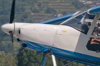 Germania ultraleggero si schianta su una casa due morti