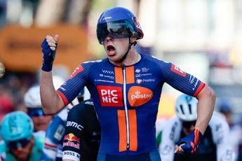 Giro dItalia a van Uden la quarta tappa in volata. Pedersen resta in maglia rosa