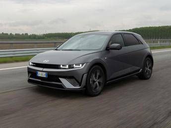 Hyundai IONIQ 5 un viaggio tra storia e futuro