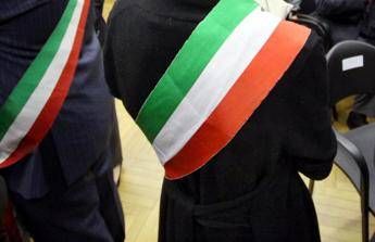 Il sindaco la figura istituzionale con il gradimento piu alto analisi Vis Factor