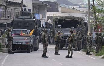 India attacca il Pakistan raid contro siti terroristici 26 morti India attacca il Pakistan raid contro siti terroristici 26 morti
