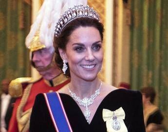 Kate e la visita di Stato di Macron cosa indossera e cose il Nodo degli innamorati