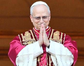 Leone XIV il fratello Da piccolo giocava a fare il prete con lasse da stiro