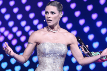 Michelle Hunziker canta allEurovision ma non si vede la spiegazione della Rai