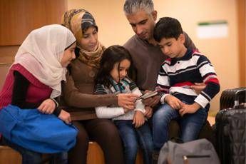 Migranti Eurispes In Italia sono solo il 9 della popolazione ma gli italiani pensano siano molti di piu Migranti Eurispes In Italia sono solo il 9 della popolazione ma gli italiani pensano siano molti di piu