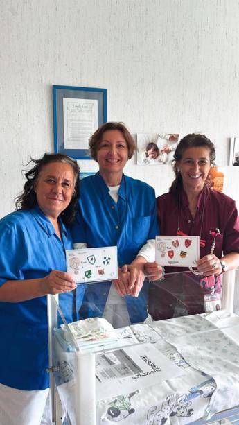 Palio di Legnano bebe contradaioli in ospedale stemmi sulle culle