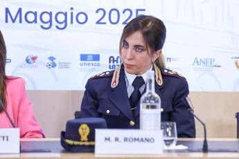 Romano Polizia Postale Aumento dei casi di bullismo nella fascia 10 17 anni capire rischi condivisione dati on line Romano Polizia Postale Aumento dei casi di bullismo nella fascia 10 17 anni capire rischi condivisione dati on line