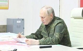 Russia Elicottero di Putin attaccato da droni mentre era nel Kursk Russia Elicottero di Putin attaccato da droni mentre era nel Kursk
