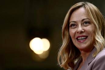 Sondaggio partiti Vis Factor Emg FdI primo avanzano Pd Forza Italia e Avs. Meloni leader con piu consensi Sondaggio partiti Vis Factor Emg FdI primo avanzano Pd Forza Italia e Avs. Meloni leader con piu consensi