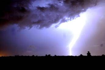 Temporali al Nord allerta gialla in 10 regioni. Emilia Romagna in arancione per vento Temporali al Nord allerta gialla in 10 regioni. Emilia Romagna in arancione per vento
