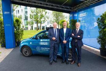 Trasporti Serravalle e Politecnico Milano testano la navetta a guida autonoma Trasporti Serravalle e Politecnico Milano testano la navetta a guida autonoma