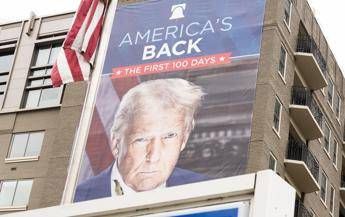 Trump lancia lauto deportazione mille dollari a migranti per lasciare gli Usa Trump lancia lauto deportazione mille dollari a migranti per lasciare gli Usa