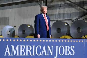 Trump raddoppia i dazi Dal 4 giugno al 50 su acciaio e alluminio Trump raddoppia i dazi Dal 4 giugno al 50 su acciaio e alluminio