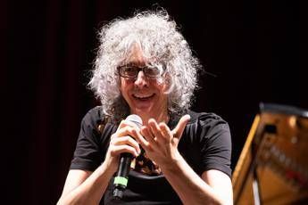Verissimo Giovanni Allevi chi e la passione per il pianoforte e la diagnosi della malattia