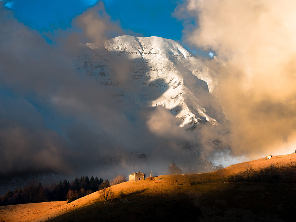 1° premio Casolare e Arera innevata al tramonto di Laura Berbenni