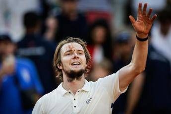 Alexander Bublik un tennista. fuori dagli schemi chi e lavversario di Sinner