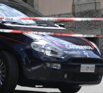 Ancona mamma 30enne morta in casa sulladdome diverse coltellate