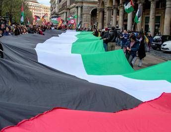 Centrosinistra in piazza per Gaza oggi manifestazione Pd M5S e Avs a Roma