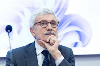 DAlema Se Iran avesse bomba nucleare non ci sarebbe guerra DAlema Se Iran avesse bomba nucleare non ci sarebbe guerra