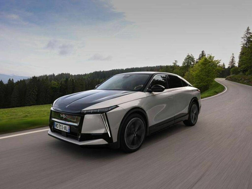 DS N°8 il SUV coupe elettrico lussuoso ed elegante 1 DS N°8 il SUV coupe elettrico lussuoso ed elegante 1