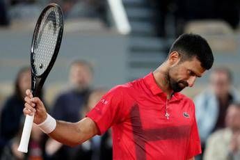 Djokovic ritiro vicino Forse il mio ultimo Roland Garros. E Sinner commenta Djokovic ritiro vicino Forse il mio ultimo Roland Garros. E Sinner commenta