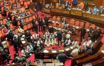 Dl sicurezza ok con fiducia in Senato e quasi rissa