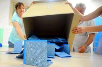 Elezioni amministrative ballottaggi a Taranto centrosinistra avanti Elezioni amministrative ballottaggi a Taranto centrosinistra avanti