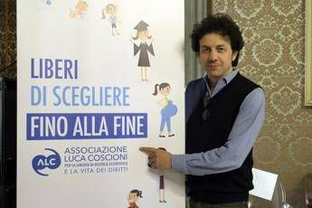 Fine vita Associazione Coscioni deposita proposta di legge per legalizzare eutanasia