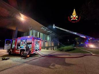 Firenze incendio al Viola Park indagato un giovane calciatore Firenze incendio al Viola Park indagato un giovane calciatore