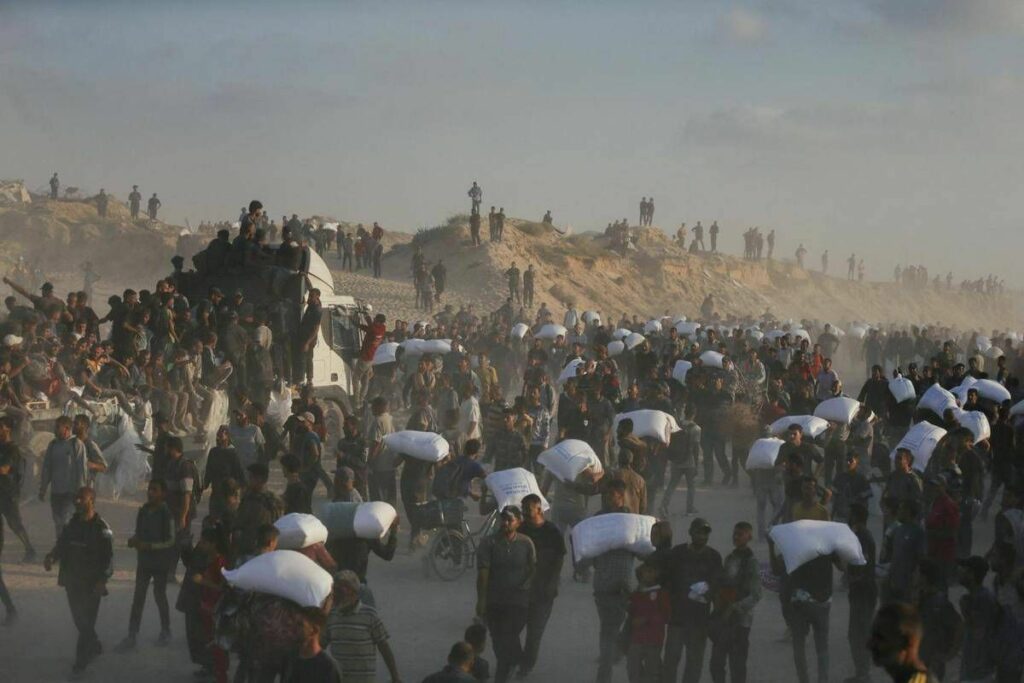 Gaza media Uccisi 9 palestinesi in coda per gli aiuti
