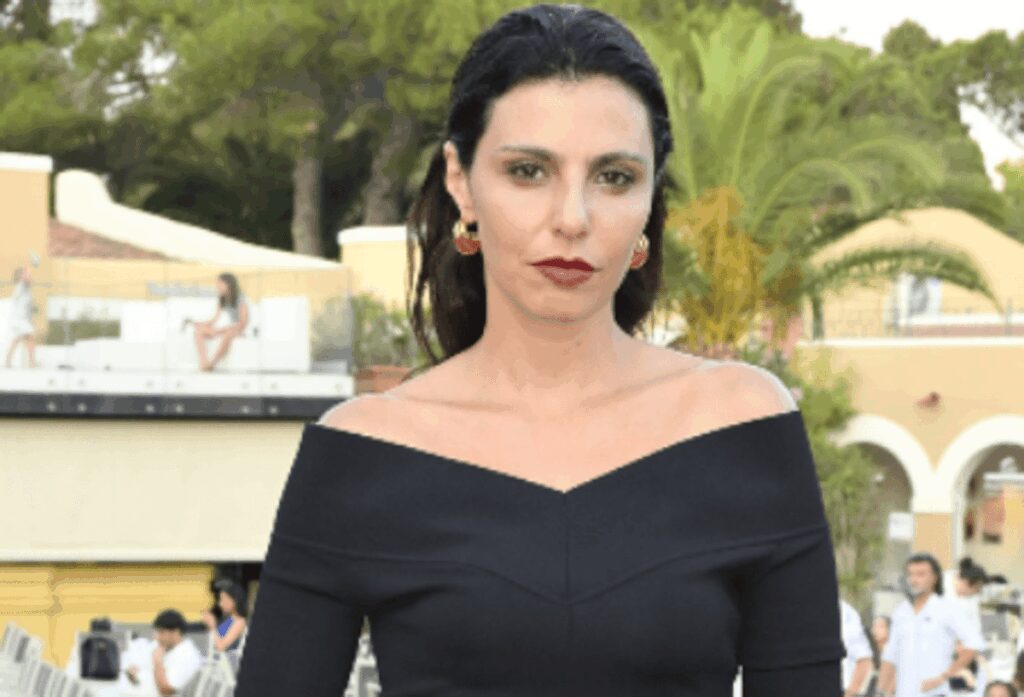 Irene Maiorino Un uomo si masturbava in strada guardandomi. La denuncia dellattrice Irene Maiorino Un uomo si masturbava in strada guardandomi. La denuncia dellattrice
