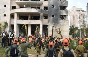 Israele Iran Tajani La situazione dei cittadini italiani e abbastanza complicata Israele Iran Tajani La situazione dei cittadini italiani e abbastanza complicata