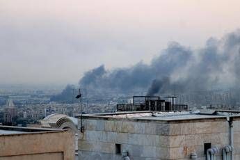 Israele Iran raffiche incrociate di missili forti boati su Tel Aviv e Gerusalemme Israele Iran raffiche incrociate di missili forti boati su Tel Aviv e Gerusalemme