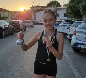 Kendra Monje 12enne di Bovegno conquista loro ai Campionati Nazionali UISP di ginnastica ritmica