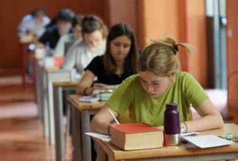Maturita online le commissioni saranno 13.900 esame per 524.415 studenti Maturita online le commissioni saranno 13.900 esame per 524.415 studenti