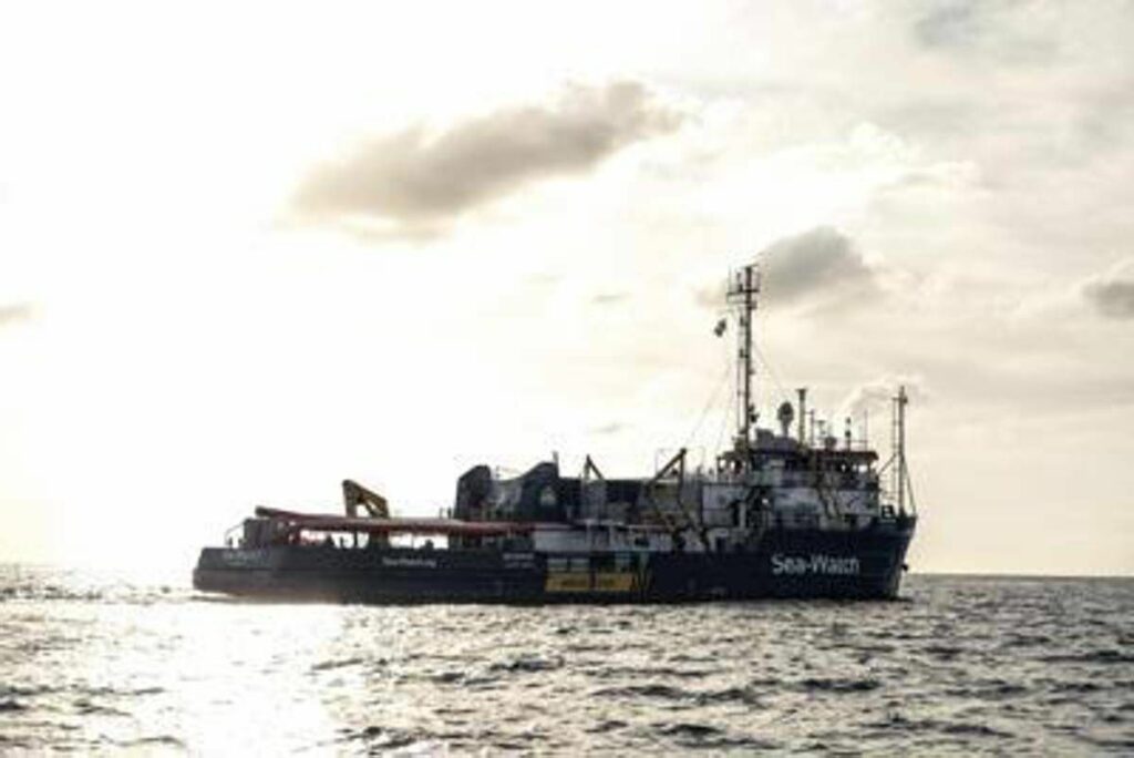 Migranti Sea Watch Avvistati cadaveri al largo delle coste libiche Migranti Sea Watch Avvistati cadaveri al largo delle coste libiche