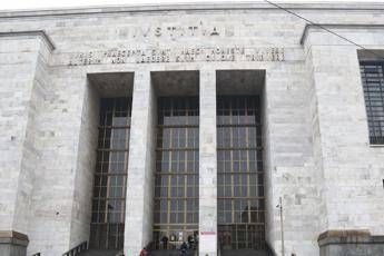 Milano scappa con la figlia in Spagna trovata e arrestata dopo dieci anni