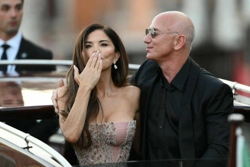 Nozze Bezos abbiamo condiviso un sogno i neosposi salutano Venezia Nozze Bezos abbiamo condiviso un sogno i neosposi salutano Venezia
