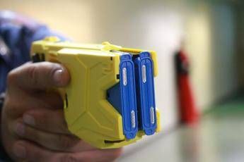 Pescara procura nessun ruolo del taser nella morte di Riccardo Zappone Pescara procura nessun ruolo del taser nella morte di Riccardo Zappone