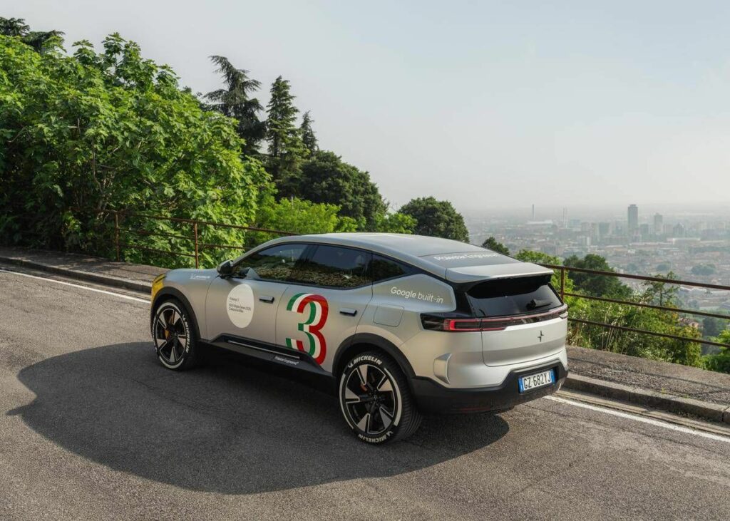 Polestar torna alla Mille Miglia Green 2025 con la ‘Collezione Mille 1