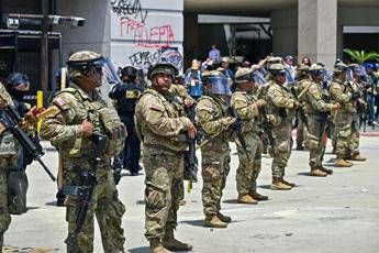 Proteste Los Angeles corte dappello autorizza Trump a tenere Guardia Nazionale
