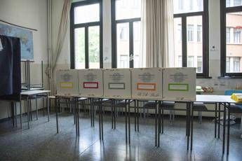 Referendum urne chiuse affluenza sotto il 30 secondo primi dati